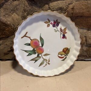 Royal Worcester Gold-Trimmed Fruit Serveware